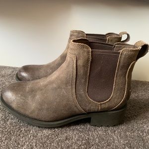 UGG Bonham Chelsea Boots